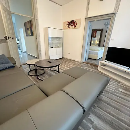 Apartmenthaus Burgis Апартаменты