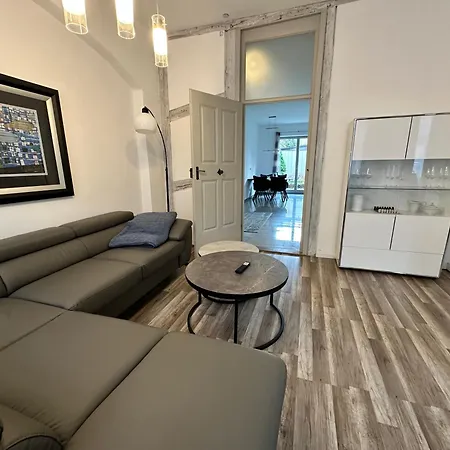 Апартаменты Apartmenthaus Burgis